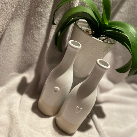 ‼️3/$33‼️ ✨🍶Decorative bottles🍶✨ - Picture 3 of 5